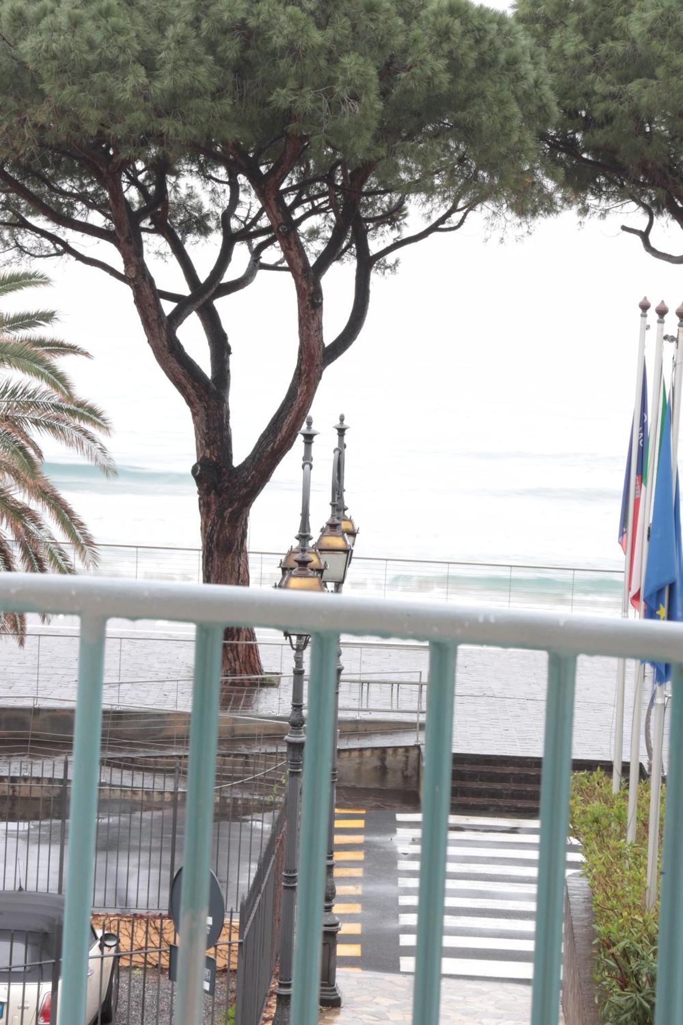Hotel Majestic By Lvg Hotel Collection Alassio Exteriör bild